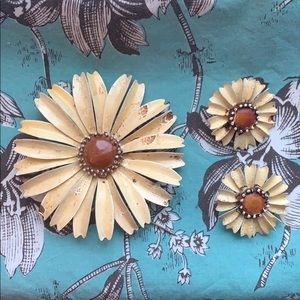 Vintage sunflower clip-on earrings & brooch